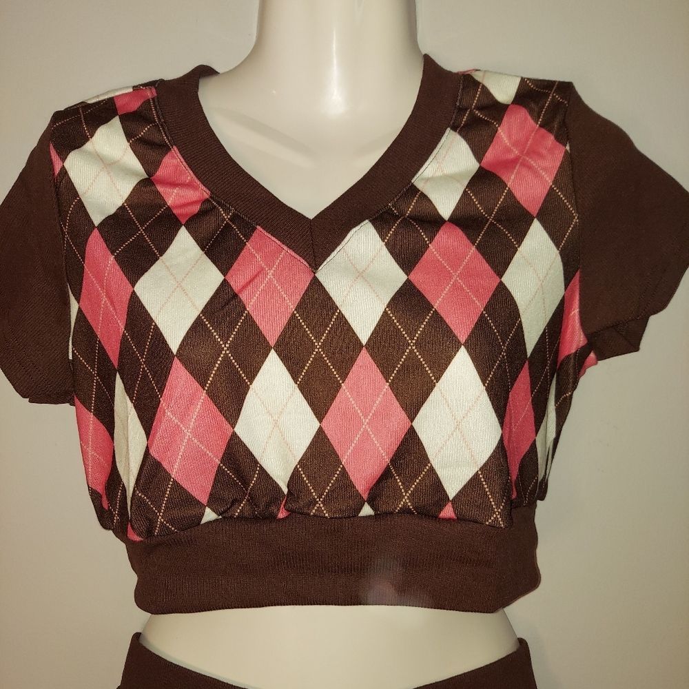 V Neck Argyle Pattern Tee & Skirt - Picture 5 of 10